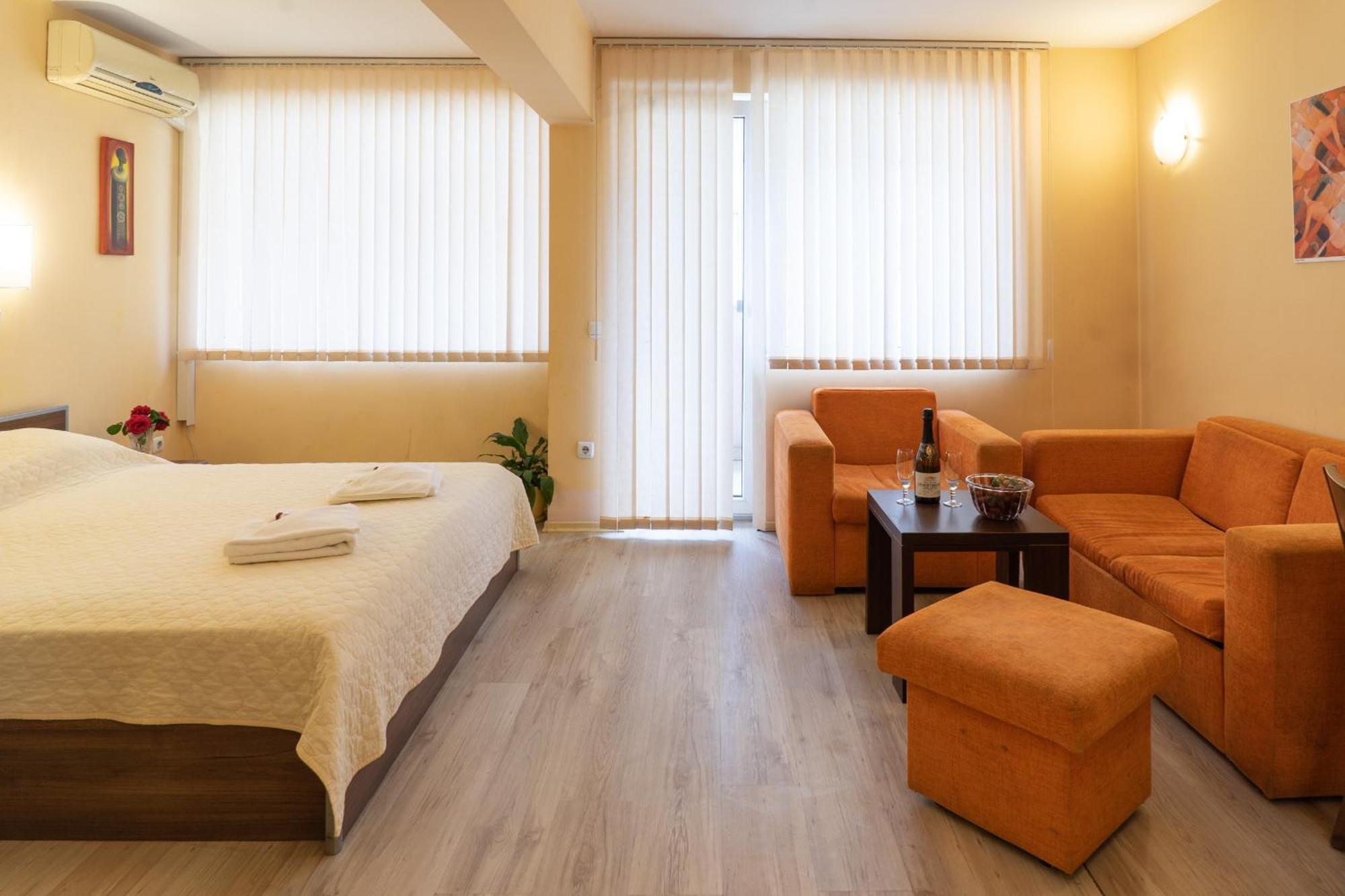 Family Hotel Gran Ivan Varna Extérieur photo